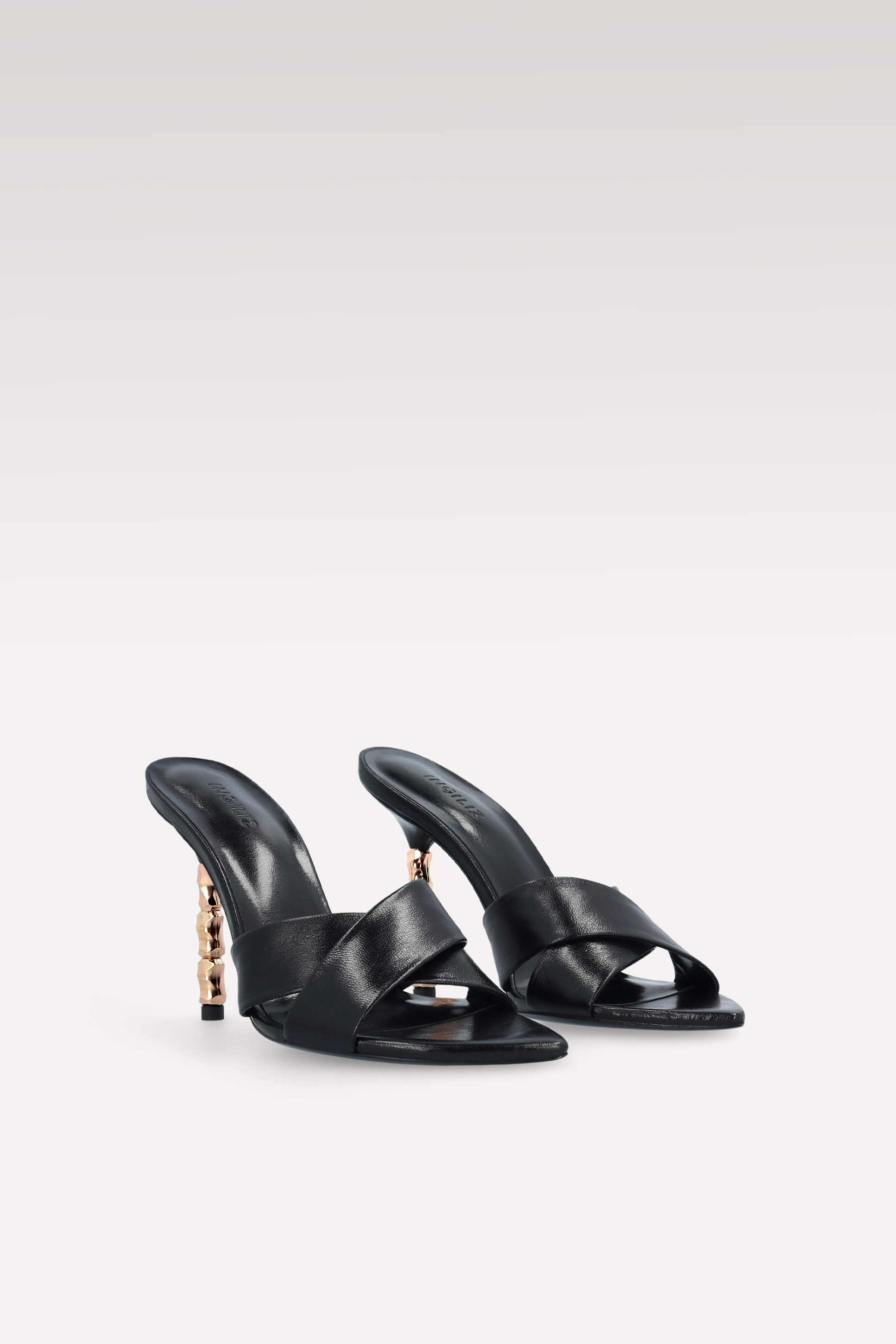 ADA 102 SABOT IN PELLE NERA