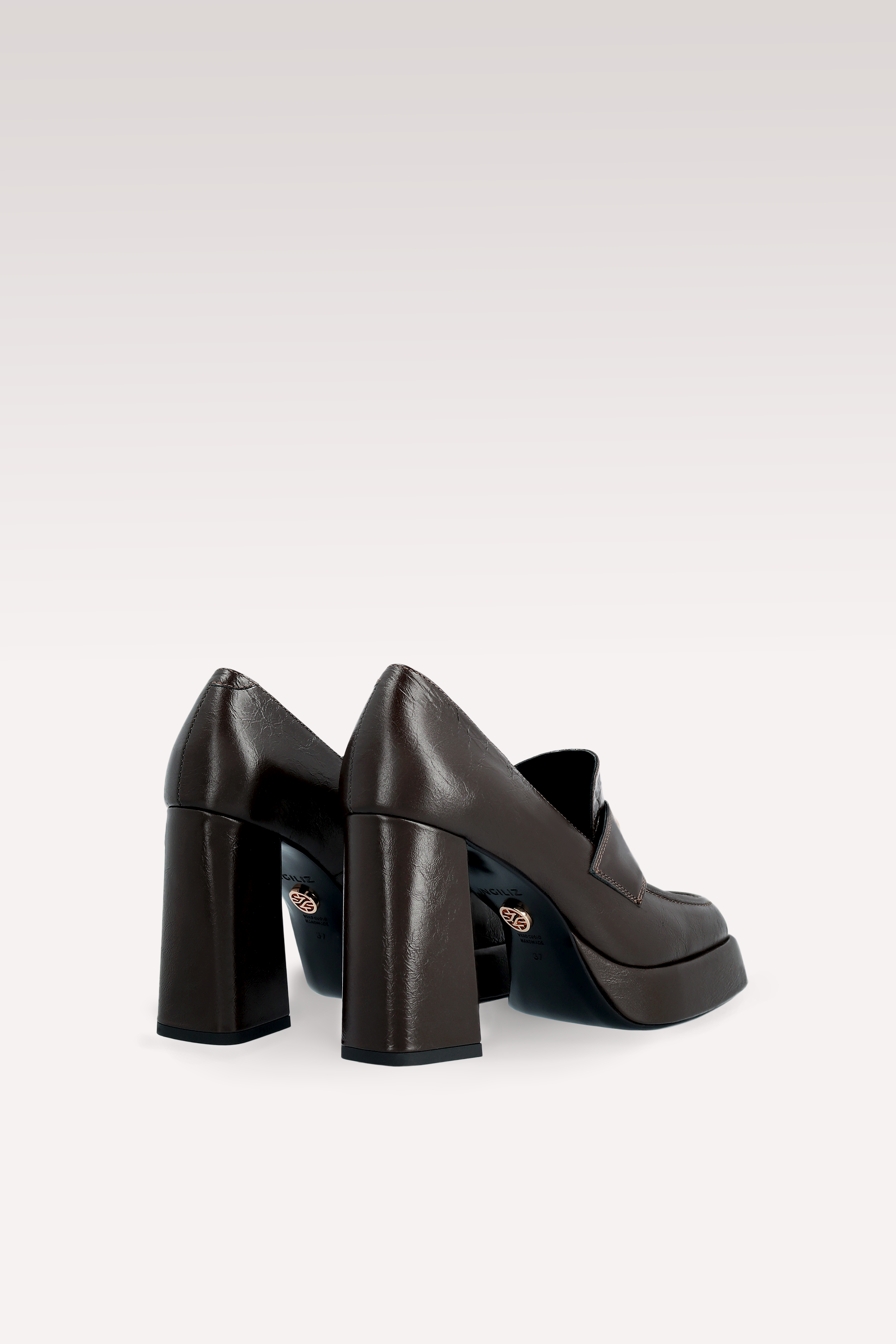 CINDY MOK 02 DÉCOLLETÉ CON PLATEAU IN PELLE LISCIA MARRONE SCURO