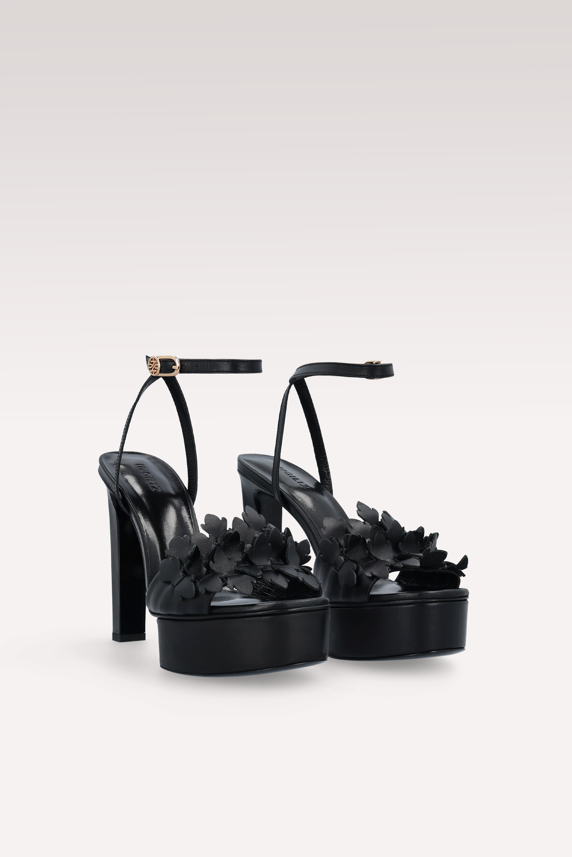 SANDALI IN PELLE NERA PATTY 02