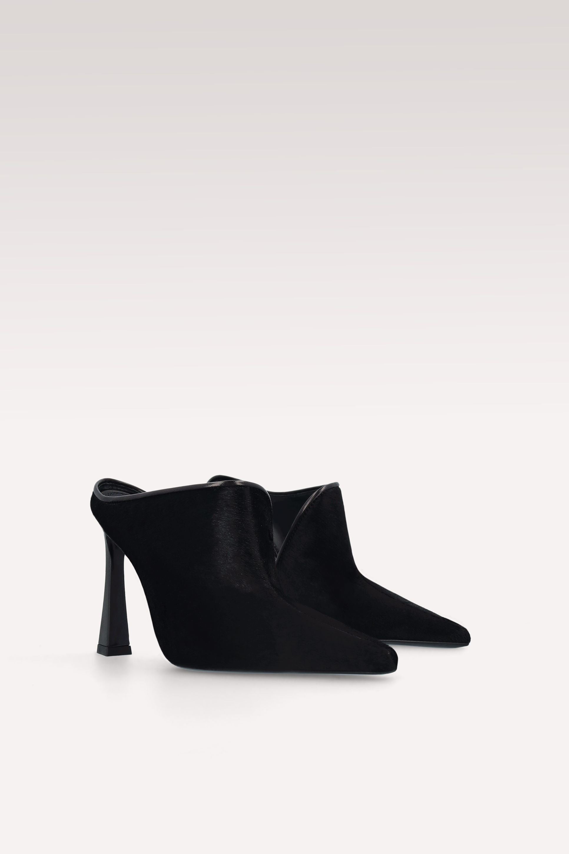 MULES VALE IN PELLE DI VITELLO NERA CON PELO