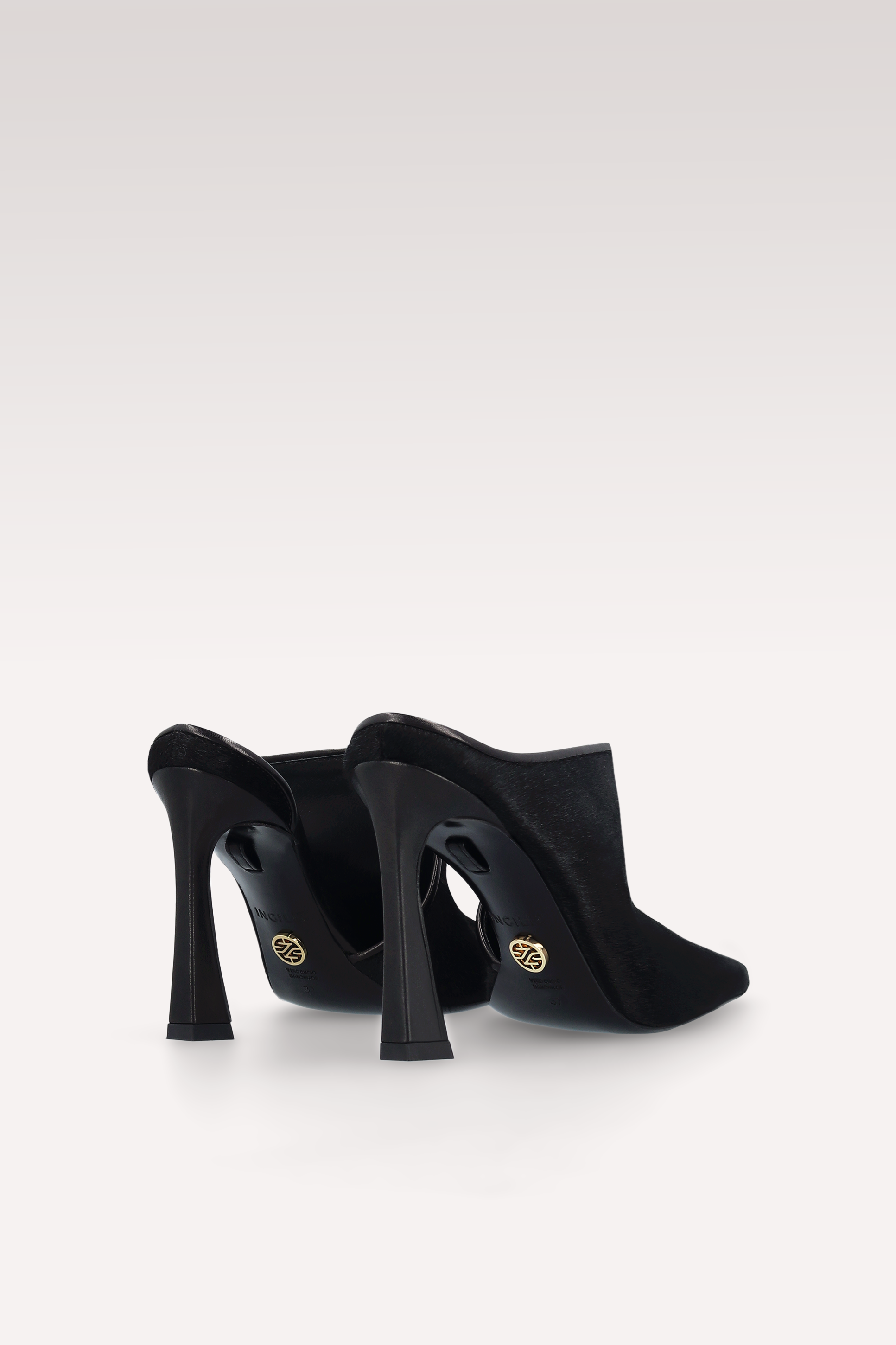MULES VALE IN PELLE DI VITELLO NERA CON PELO