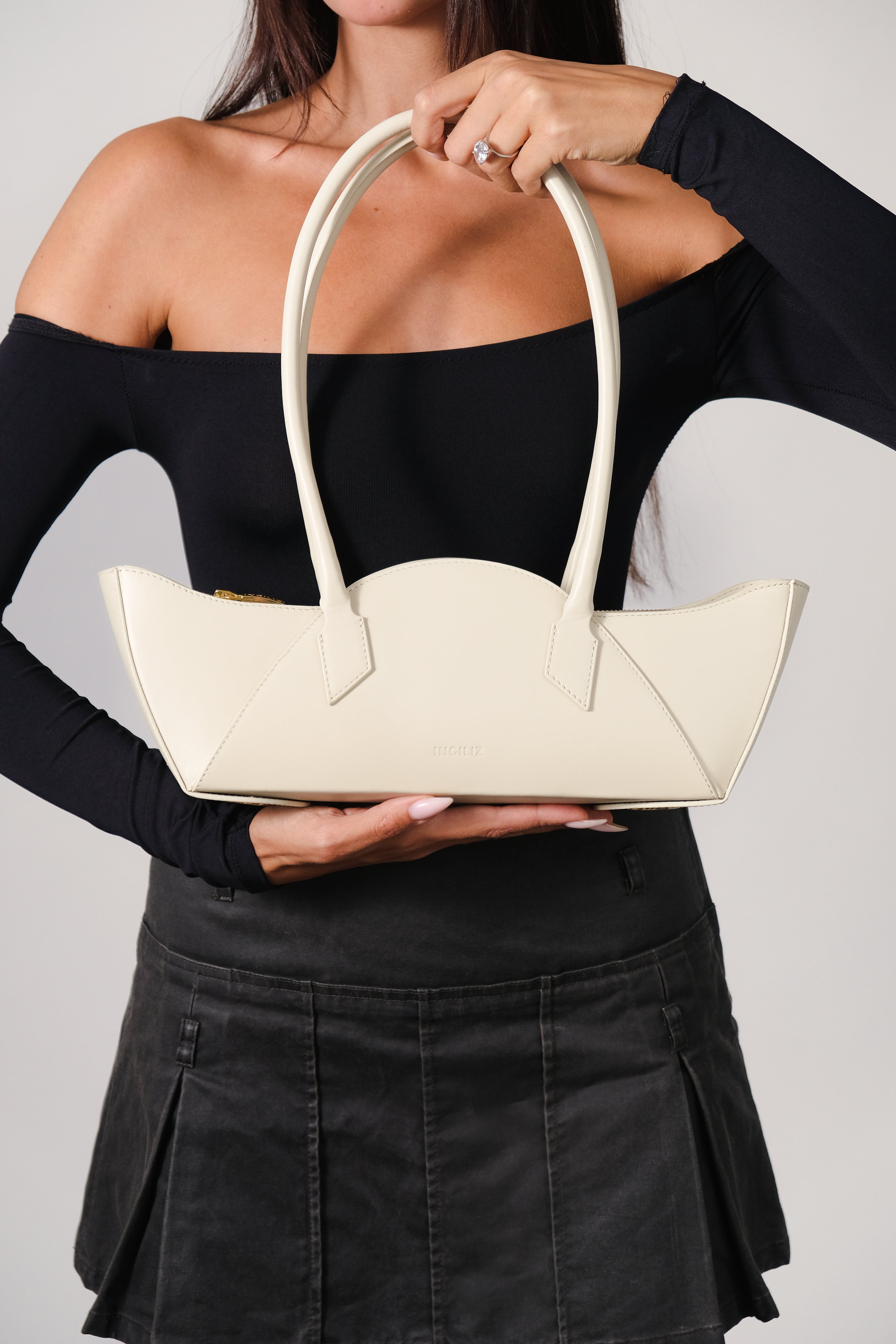 BORSA A TRACOLLA IN PELLE NAPPA DI VITELLO DAISY TOFU