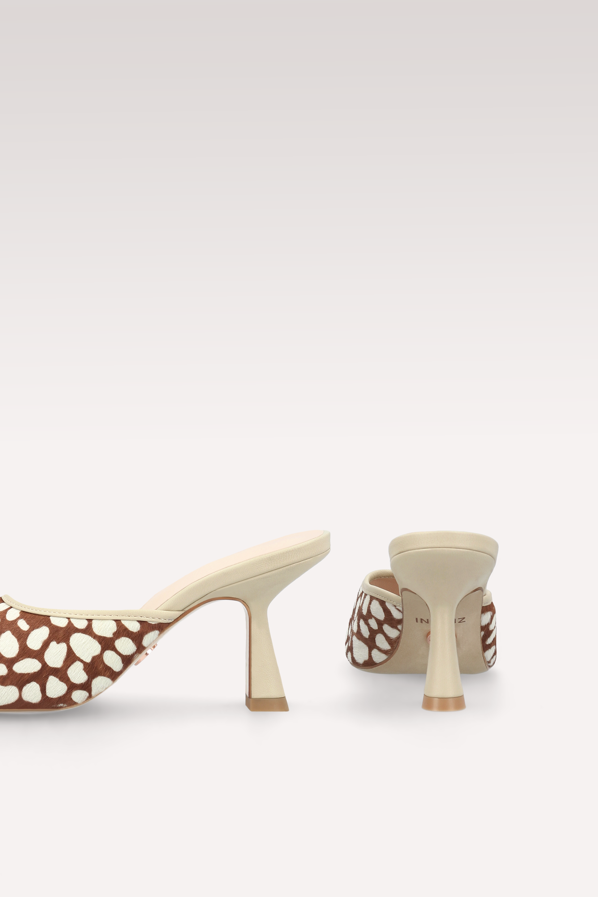 REY CREAM PONY CALF HAIR AND
LEATHER MULES