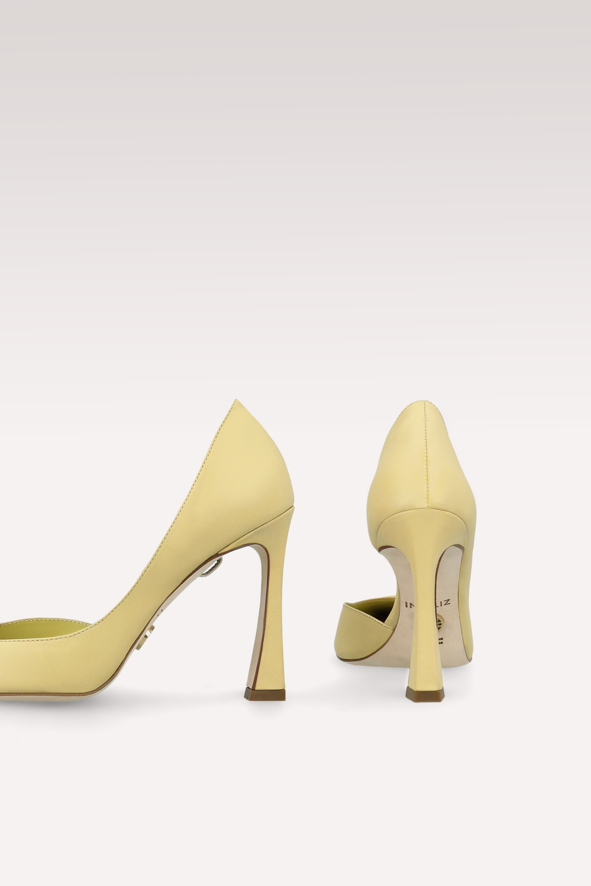 DECOLLETÉ VESPER IN PELLE GIALLO PASTELLO