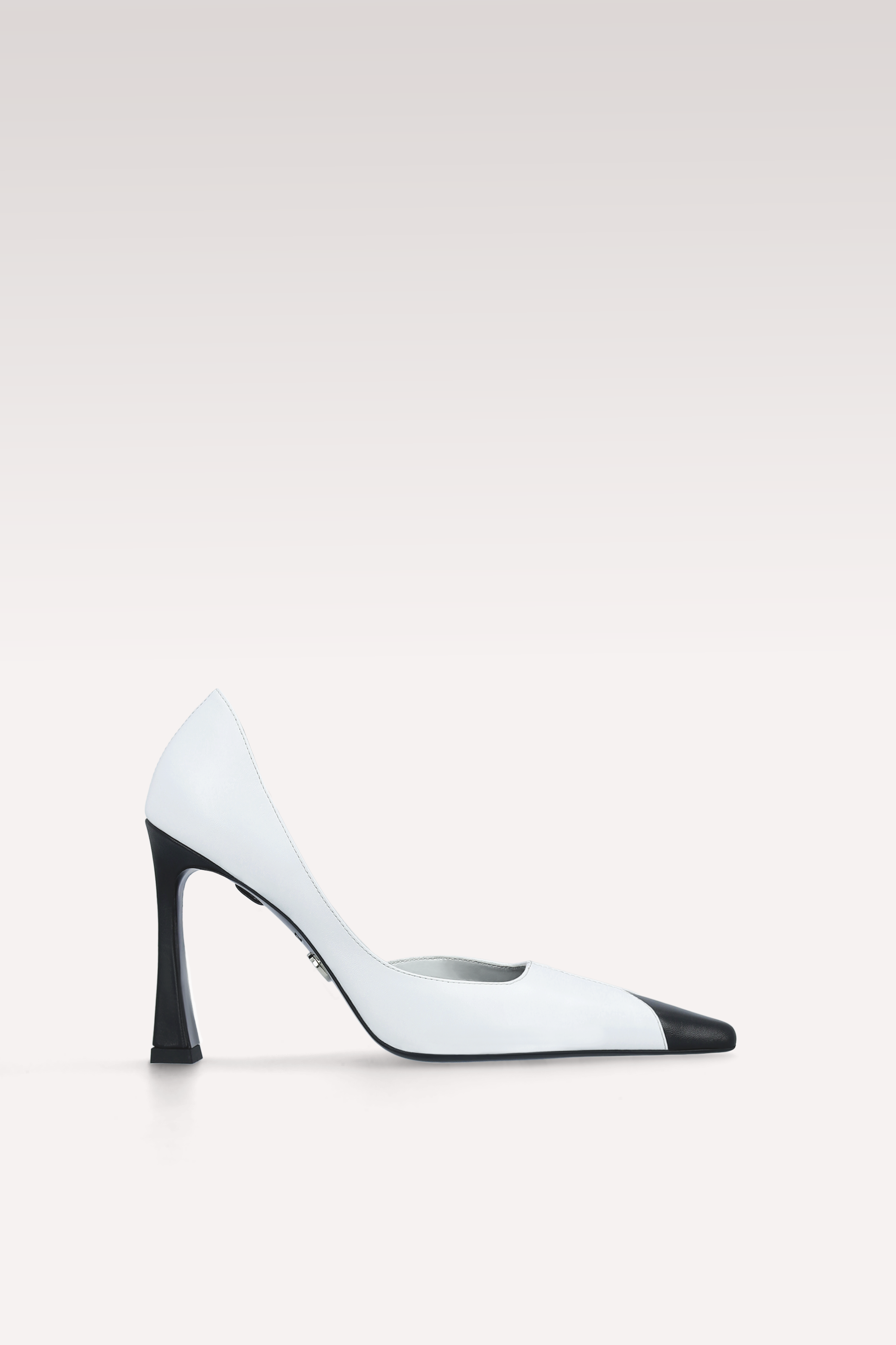 VESPER WHITE AND BLACK LEATHER PUMPS