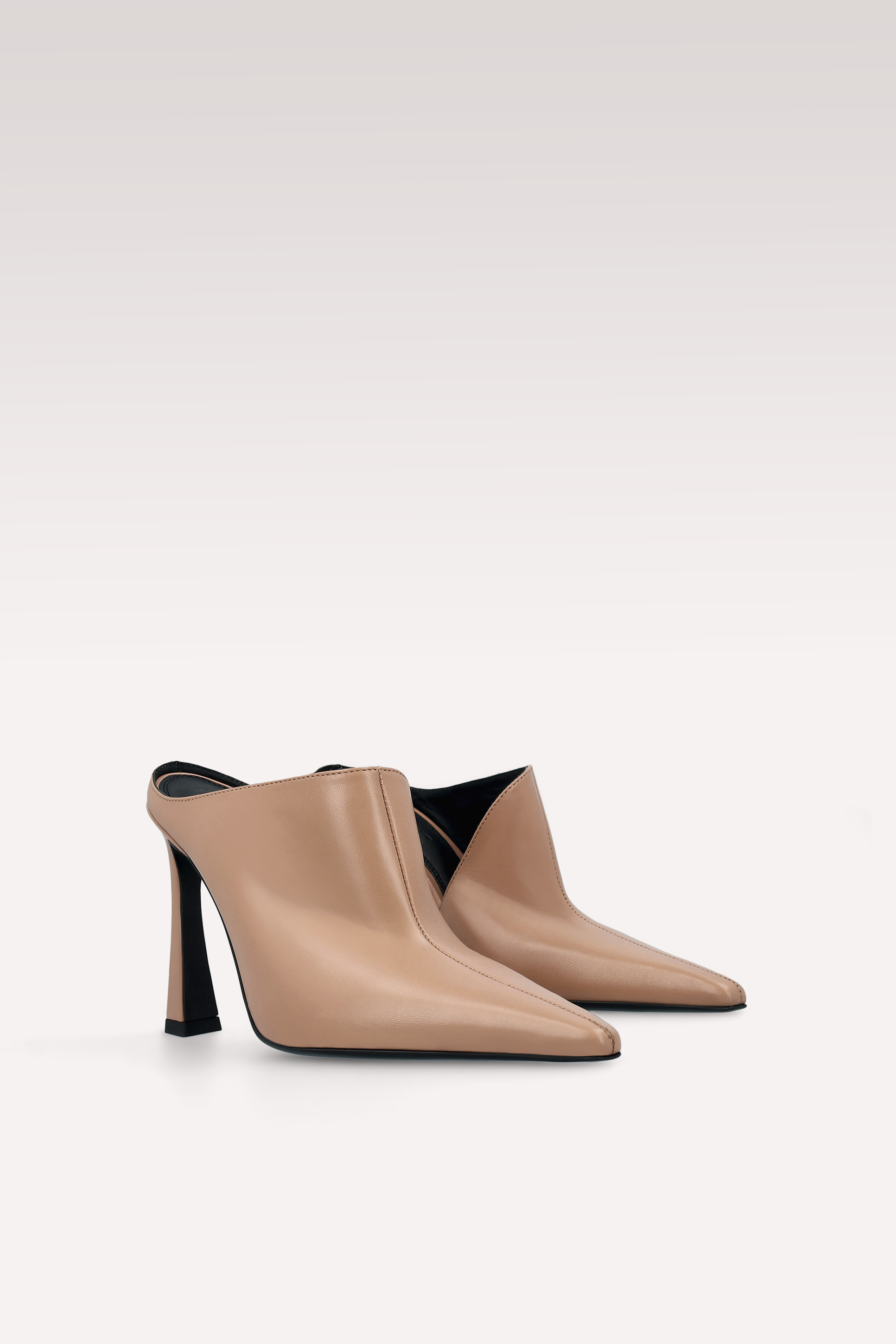 MOUSSE VELLUTO MOKA E MULES IN PELLE NERA