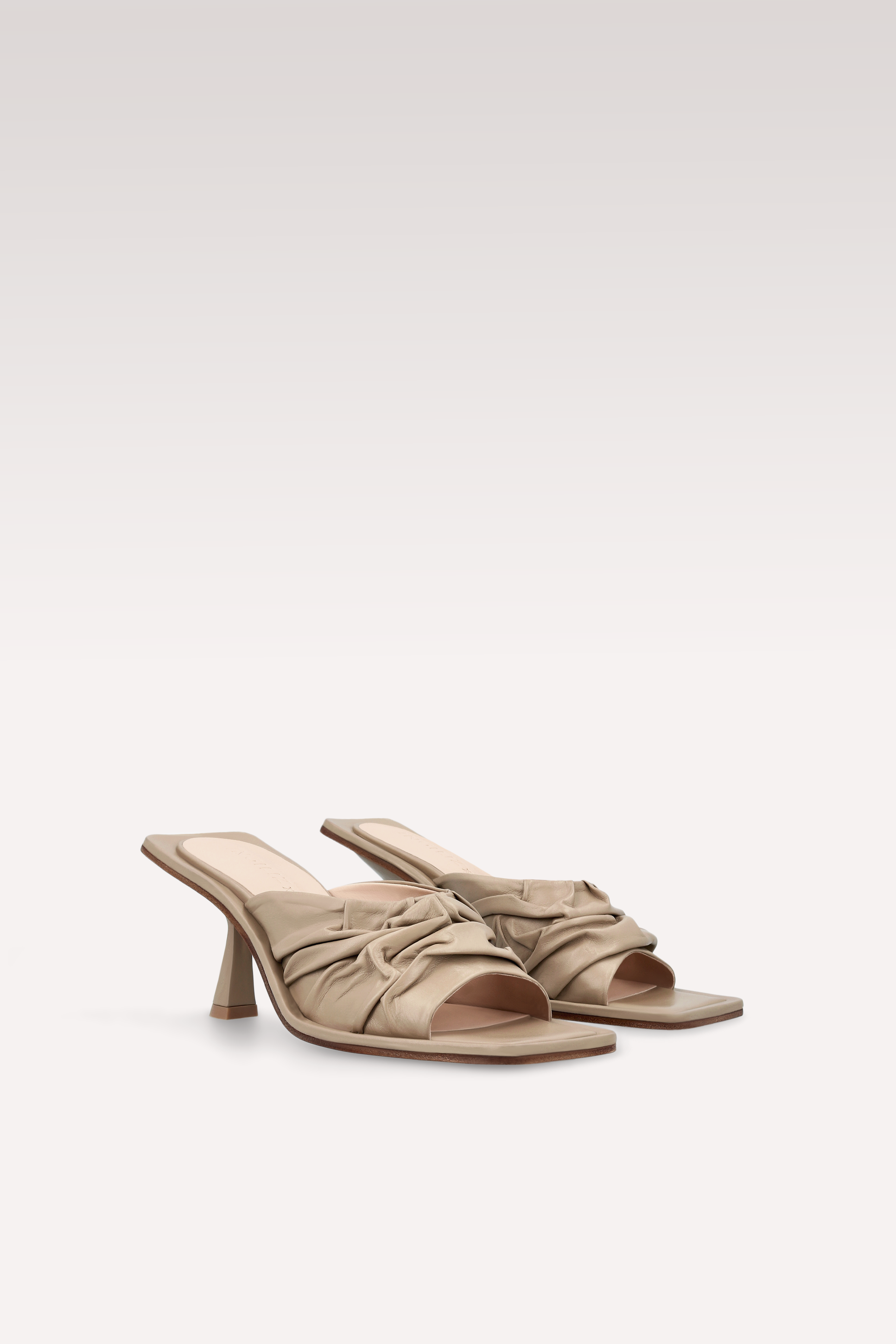 ZORI TAUPE LEATHER MULES