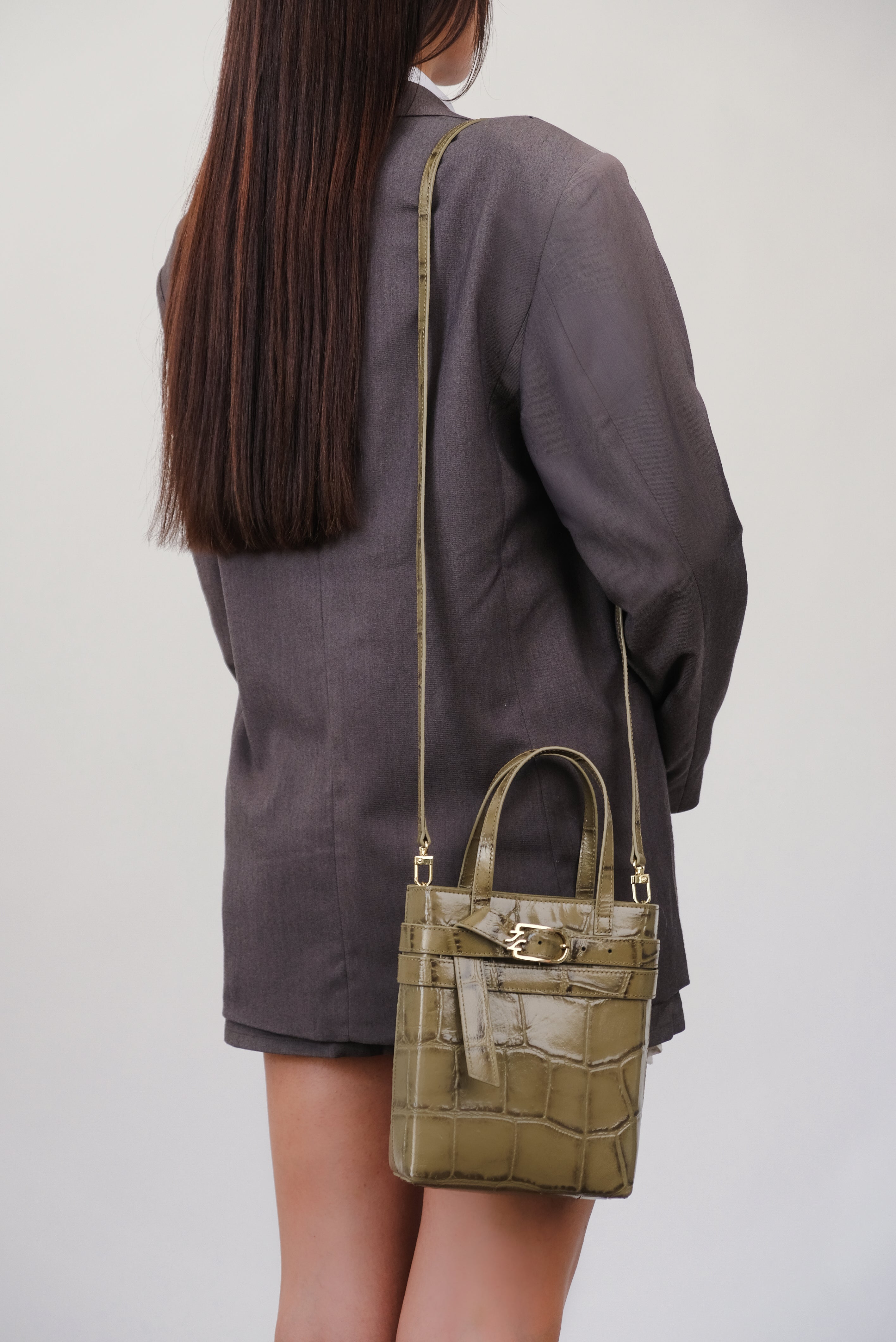 ORIANA OLIVIE STIVALETTI IN PELLE GOFFRATA COCCO E BORSA A TRACOLLA CARRIE