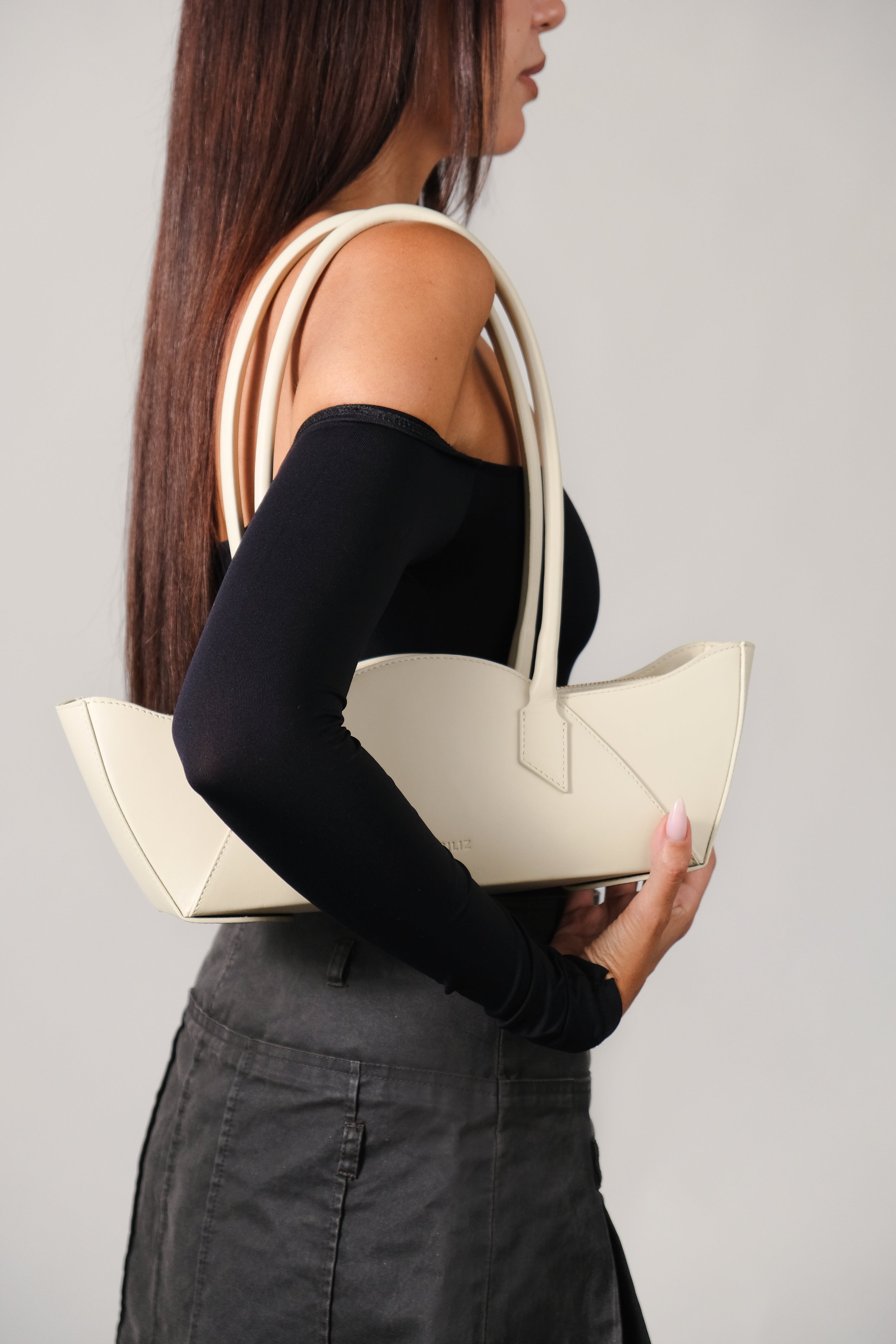 BORSA A TRACOLLA IN PELLE NAPPA DI VITELLO DAISY TOFU
